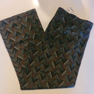 NWT HUE Casual Pants